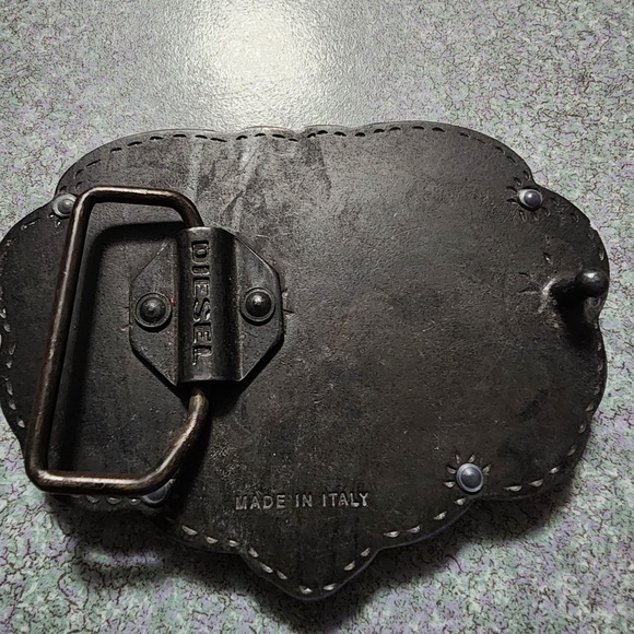 Elegant Black and Mother Of Pearl dragon Belt Buckle. - Picture 2 of 2